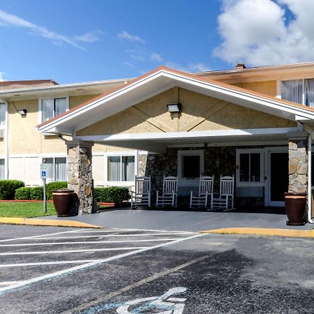 Rodeway Inn & Suites Jacksonville Near Camp Lejeune Exteriör bild