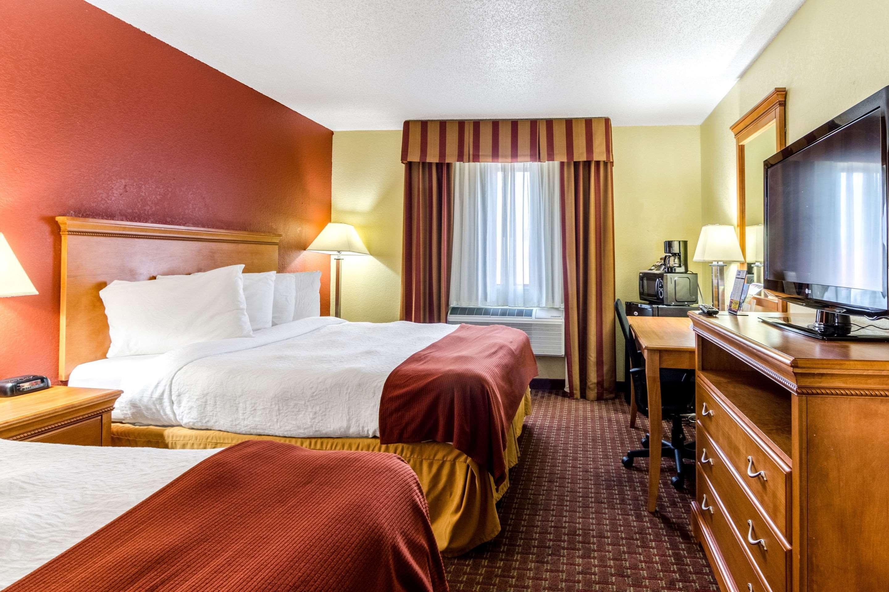 Rodeway Inn & Suites Jacksonville Near Camp Lejeune Exteriör bild