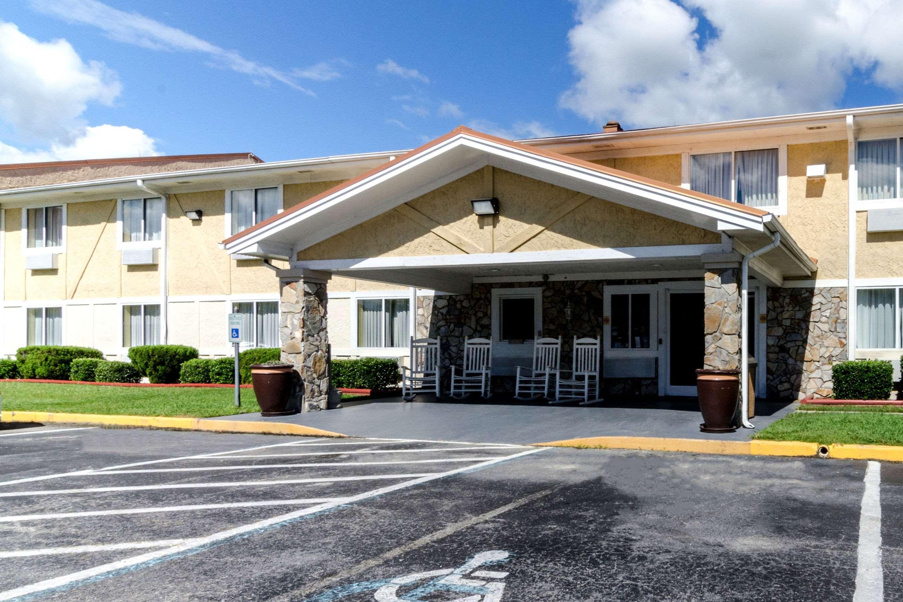 Rodeway Inn & Suites Jacksonville Near Camp Lejeune Exteriör bild