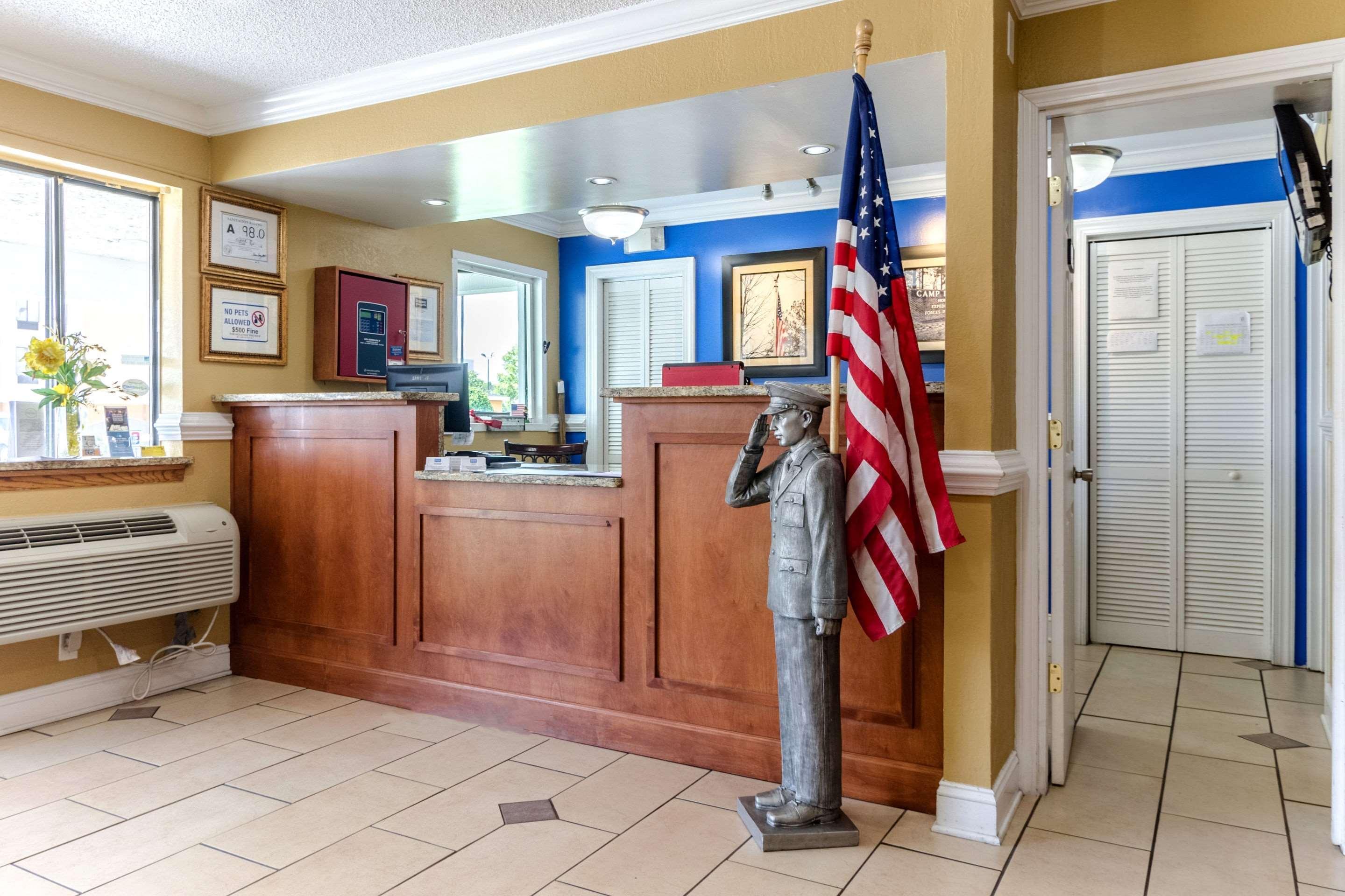 Rodeway Inn & Suites Jacksonville Near Camp Lejeune Exteriör bild