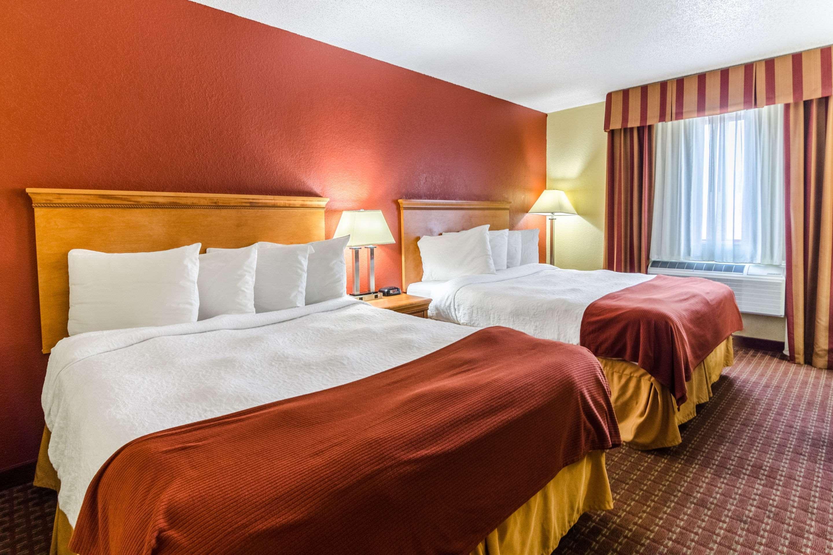 Rodeway Inn & Suites Jacksonville Near Camp Lejeune Exteriör bild
