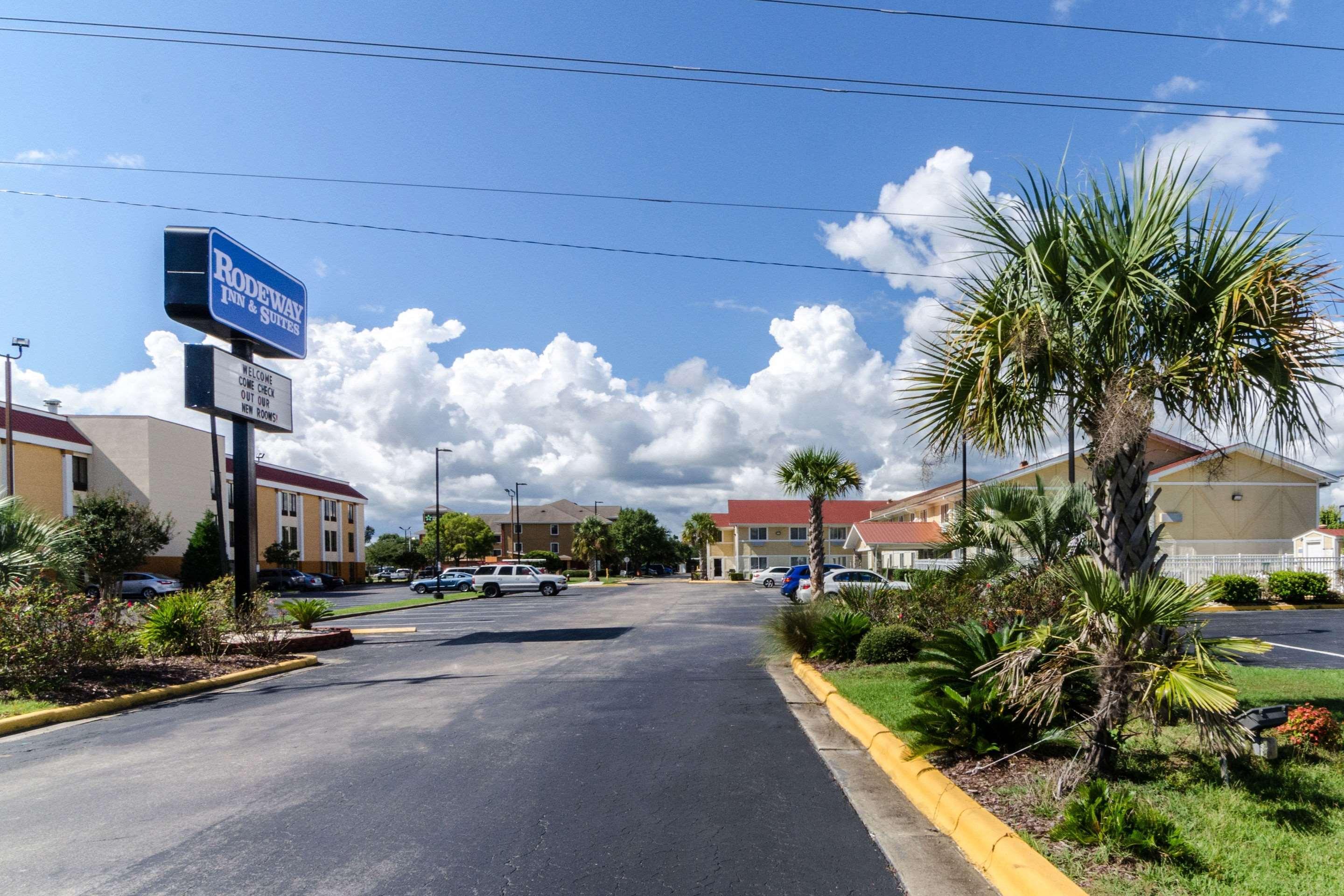 Rodeway Inn & Suites Jacksonville Near Camp Lejeune Exteriör bild