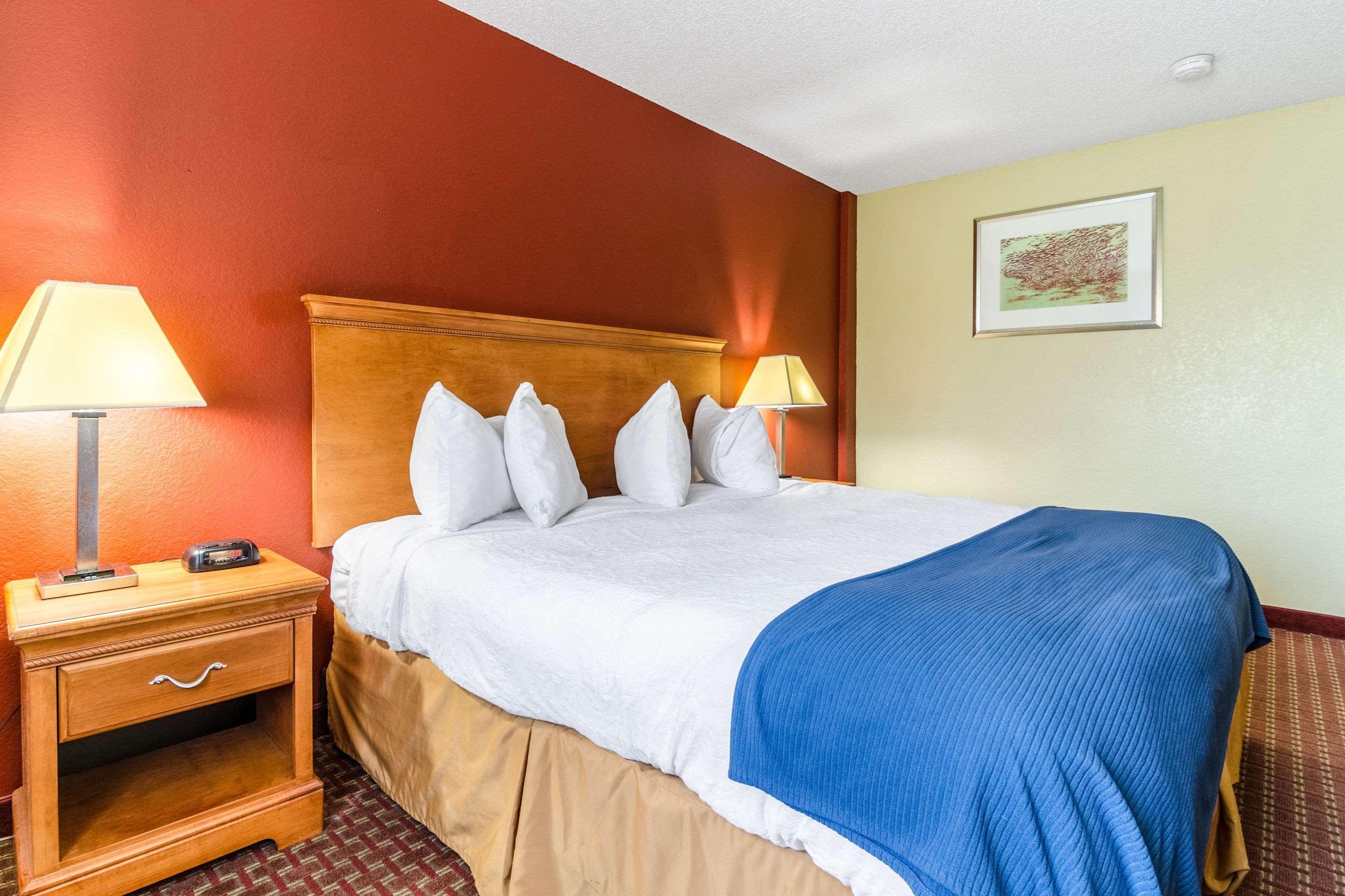 Rodeway Inn & Suites Jacksonville Near Camp Lejeune Exteriör bild