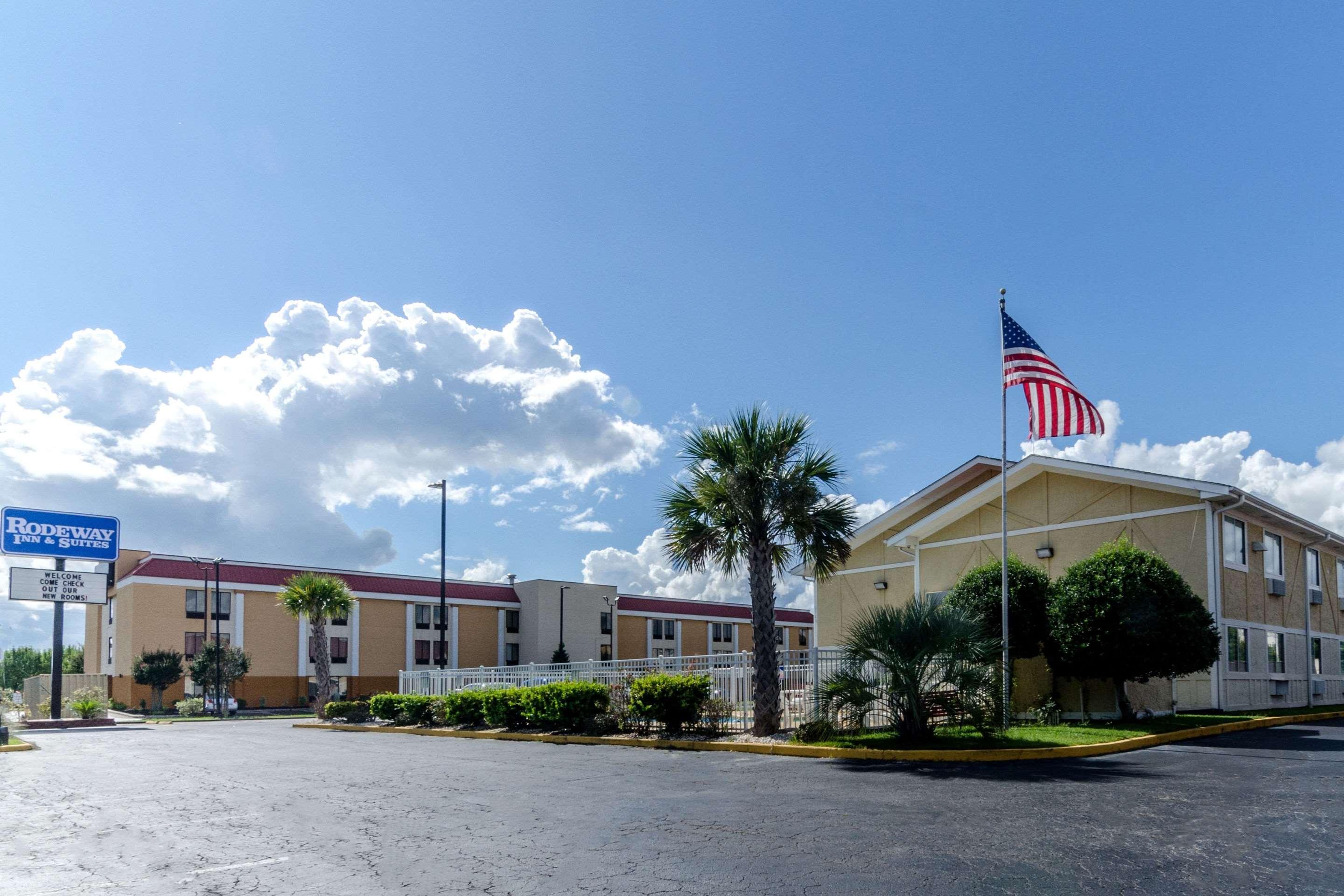 Rodeway Inn & Suites Jacksonville Near Camp Lejeune Exteriör bild