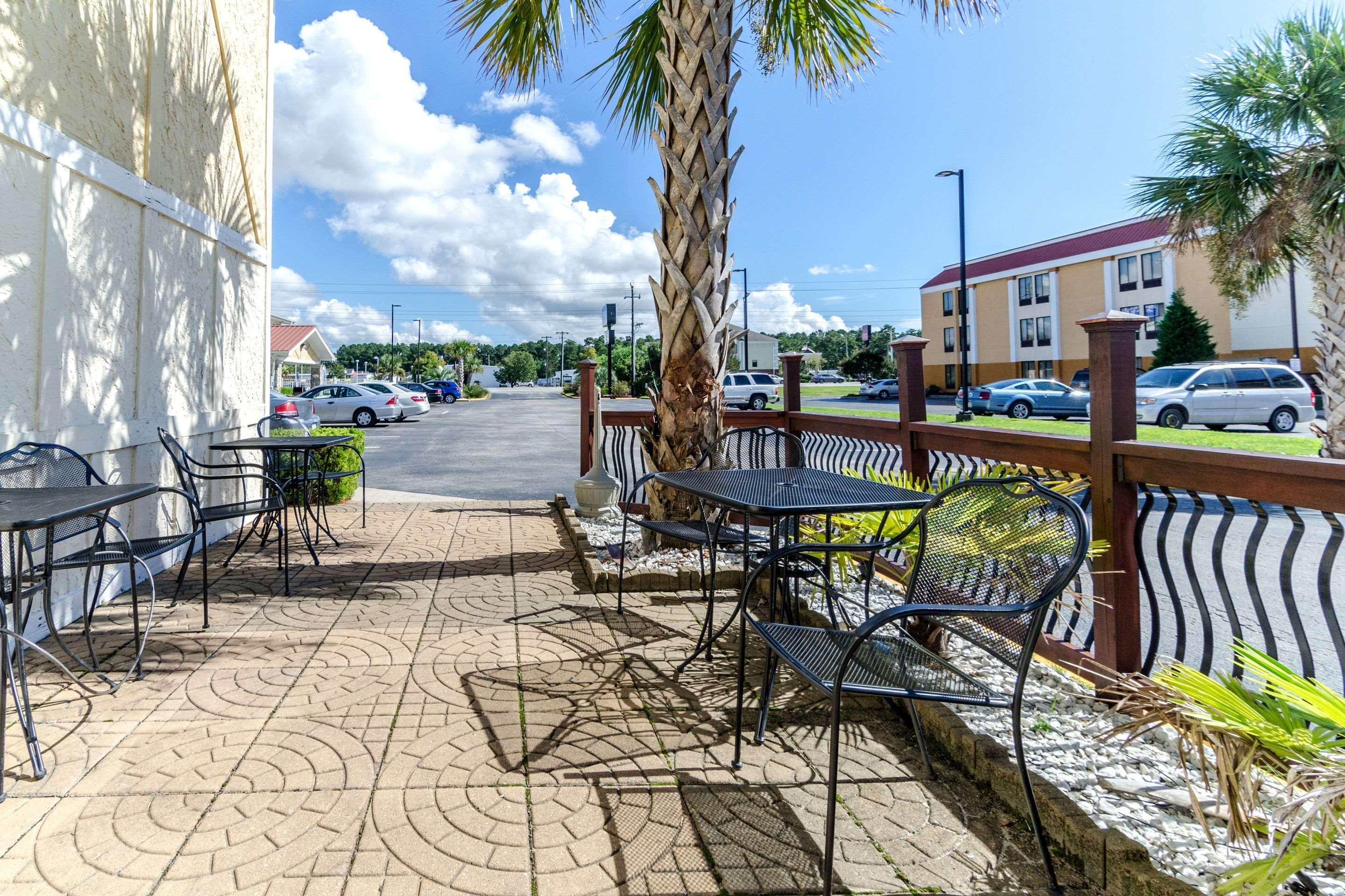 Rodeway Inn & Suites Jacksonville Near Camp Lejeune Exteriör bild