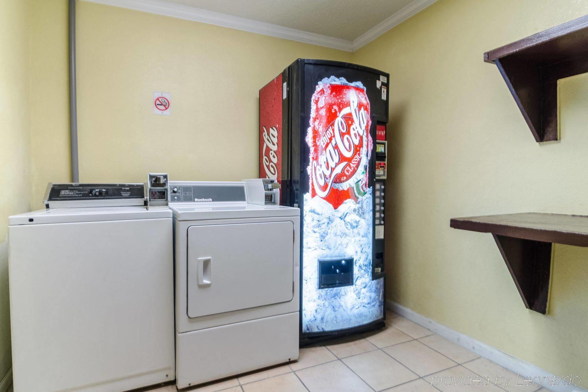 Rodeway Inn & Suites Jacksonville Near Camp Lejeune Exteriör bild